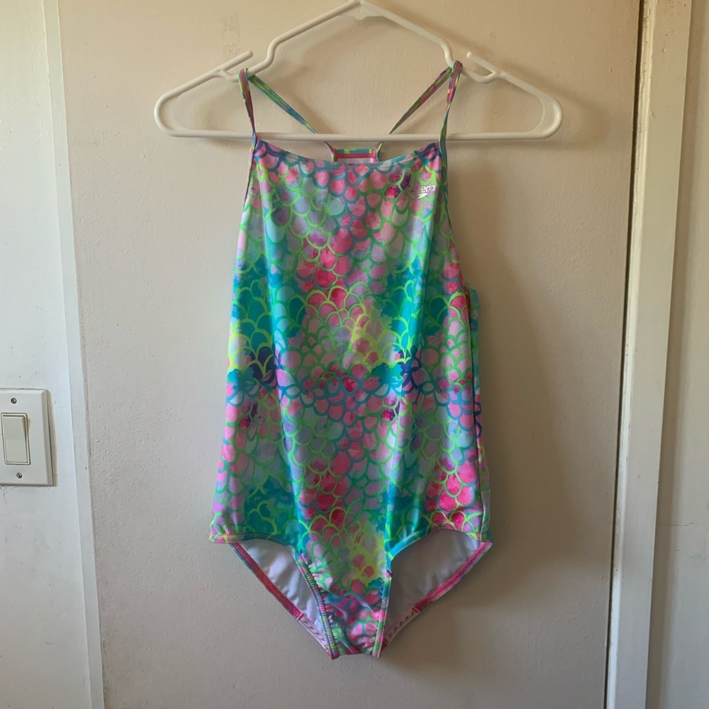 Speedo girls mermaid scalloped style one piece bathing suit